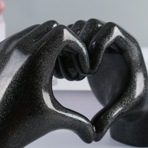 Simple jewelry love heart ornament resin crafts bedroom desktop decoration gesture ornament birthday gift wholesale