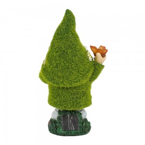 Customized wholesale artificial moss finished polyresin gnome statue with solar light