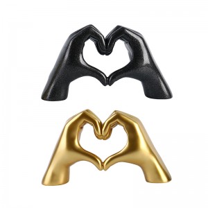 Simple jewelry love heart ornament resin crafts bedroom desktop decoration gesture ornament birthday gift wholesale