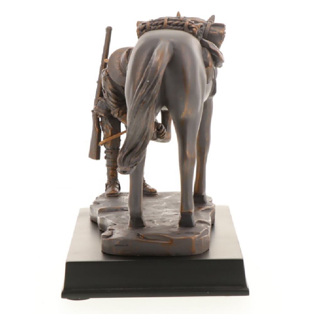 Wholesale China factory Big bronze finished horse resin sculpture with cavalry