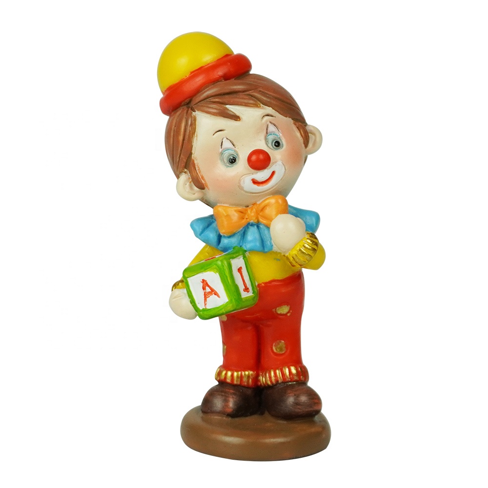 Wholesale home decor tabletop polyresin craft, mini resin joker figurine with Magic cube