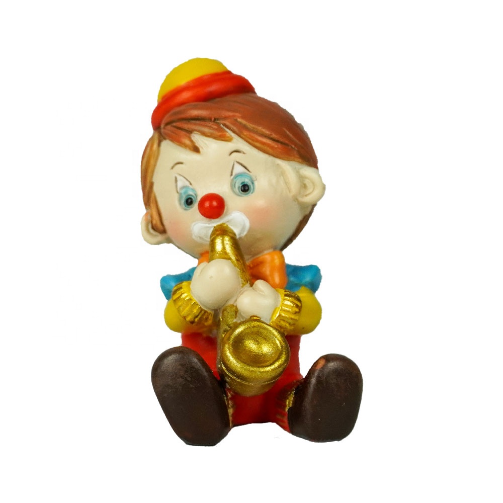Wholesale home decor mini tabletop resin clown figurine with blowing saxophone