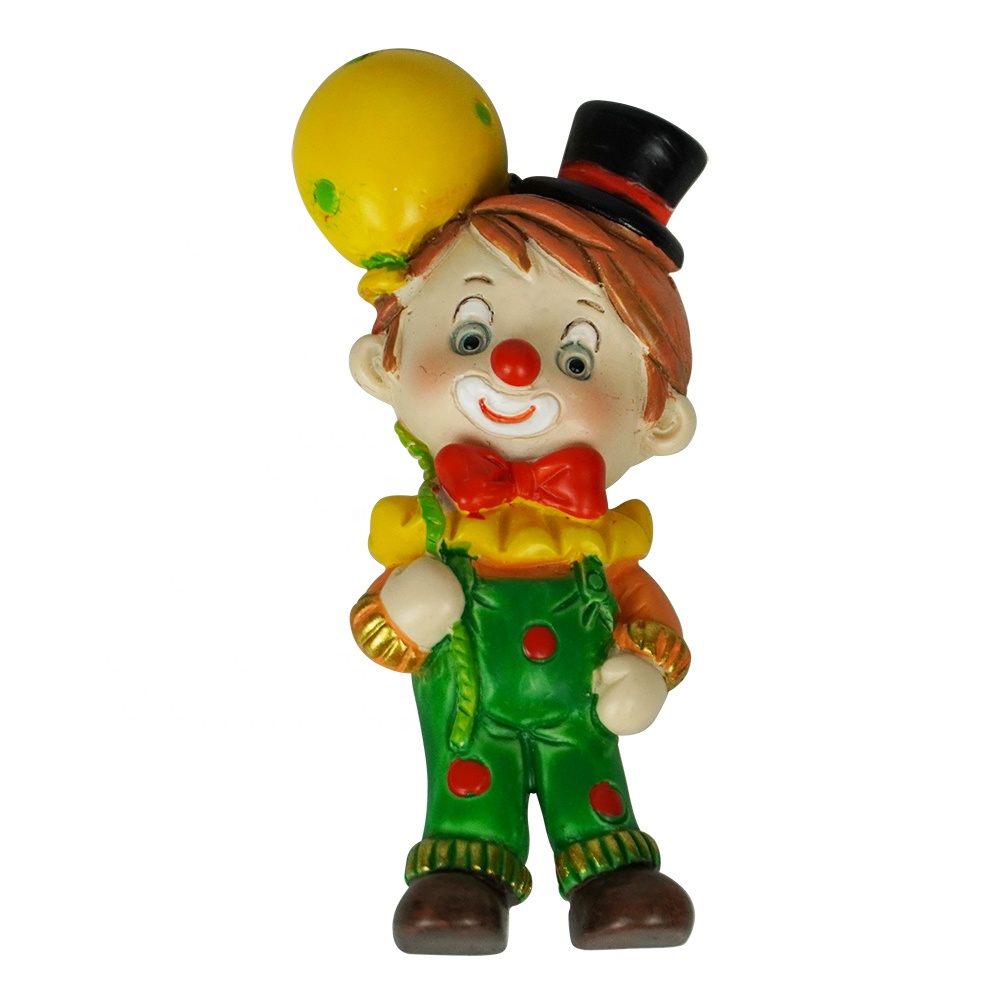 Wholesale mini tabletop polyresin craft  joker figurine, resin clown figurine with balloon