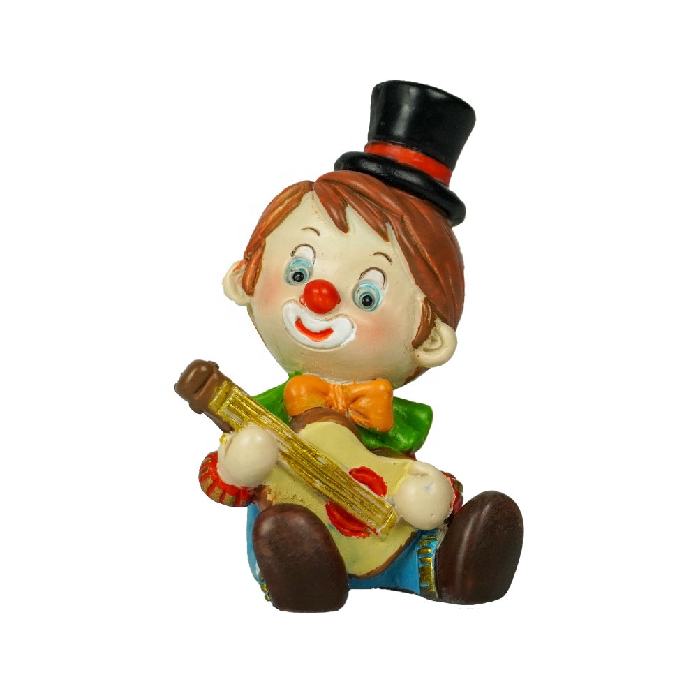 Hot sell home decor mini tabletop sitting resin joker figurine with Guitar