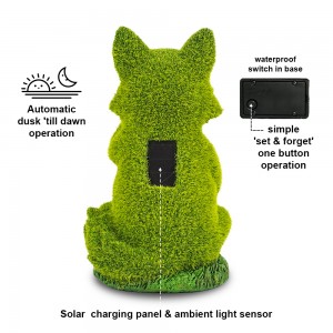 2022 High quality home and garden decor resin Flocked Fox with solar light