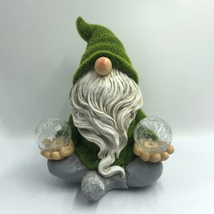 New arrive Garden magnesia artificial moss finished polyresin Gnomes sculpture, resin yoga dwarf statue with solar light