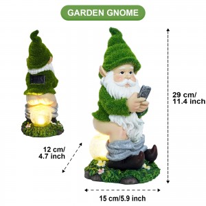 Garden Decoration Solar Light Flocked Artificial Moss Resin Statue with Sitting on a Glass and Looking at the Phone