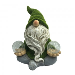 New arrive Garden magnesia artificial moss finished polyresin Gnomes sculpture, resin yoga dwarf statue with solar light