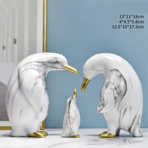 2023 Resin European style crafts animal desktop decorations penguin family ornaments home living room desktop decorations