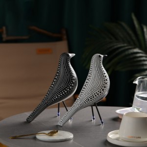 2023 Scandinavian Modern Home Decor Polka Dot Bird Resin Desktop Decorations